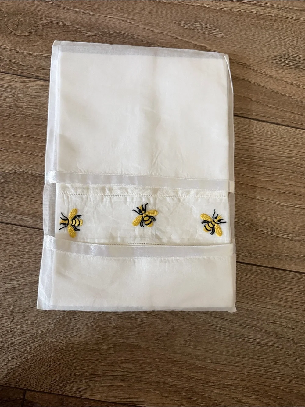 White Bee Embroidered Kitchen Towel - Set of 1